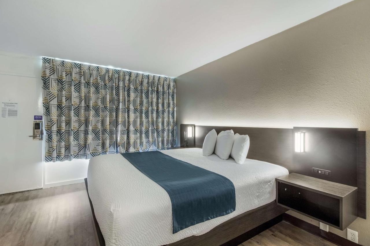 Motel 6 Groves, Tx Экстерьер фото
