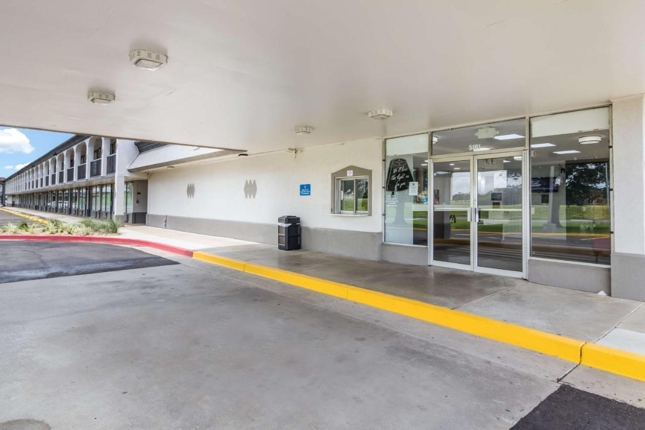 Motel 6 Groves, Tx Экстерьер фото